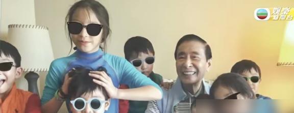 徐子淇这次在纪念活动上哭得稀里哗啦，核心原因还是老爷子生前真把她当亲闺女养。李兆