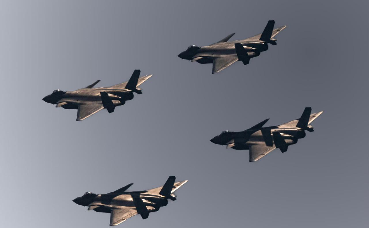 四架歼-20齐飞，赏图