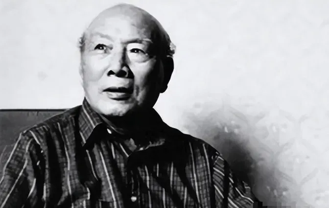 1985年，陈赓的遗孀傅涯赴美探亲，偶遇一位落魄老人。临走之际，老人猛然拉住她的