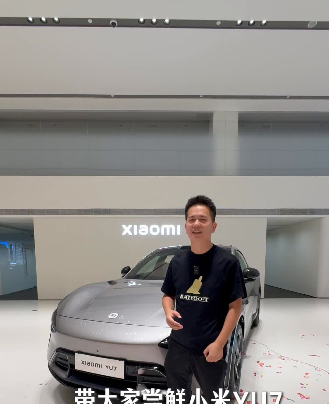 摄影博主来体验一次汽车博主带大家尝鲜小米YU7。
我个人比较喜欢的。
·第一