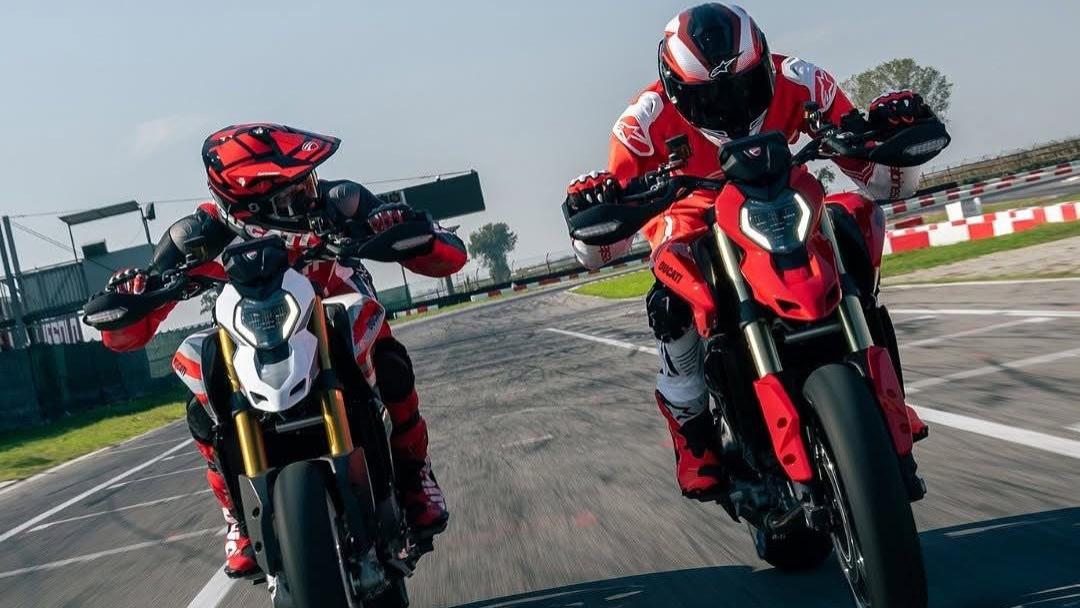 杜卡迪在2026年推出了Hypermotard V2和V2SP