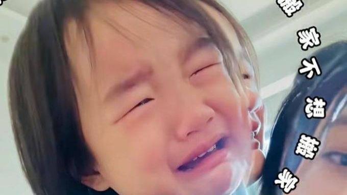 李亚鹏夫妇为缩减开支搬离别墅 娇妻扛起搬家重任获赞