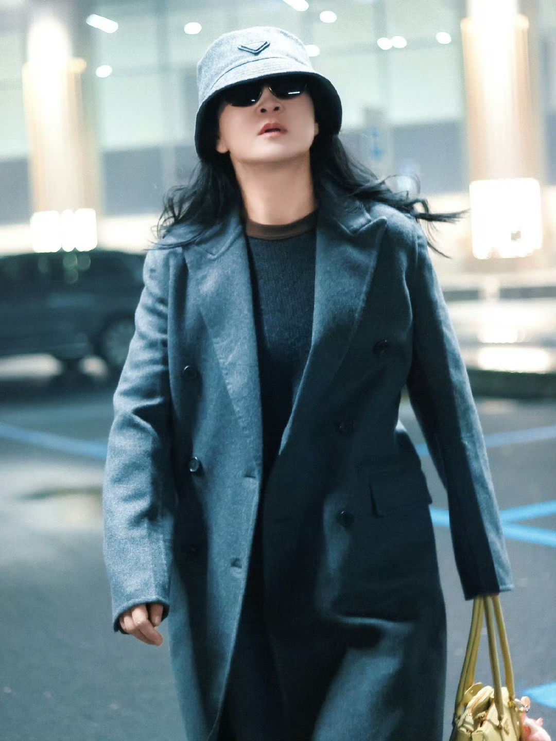 贾玲瘦了是真好看，但娱乐圈这套“大变活人”的剧本，观众早该看吐了！