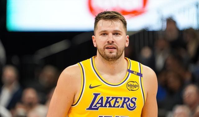 #欧锦赛与NBA相比谁的观赏性更高#
各领风骚，要看对位。
NBA有的比赛很恶心