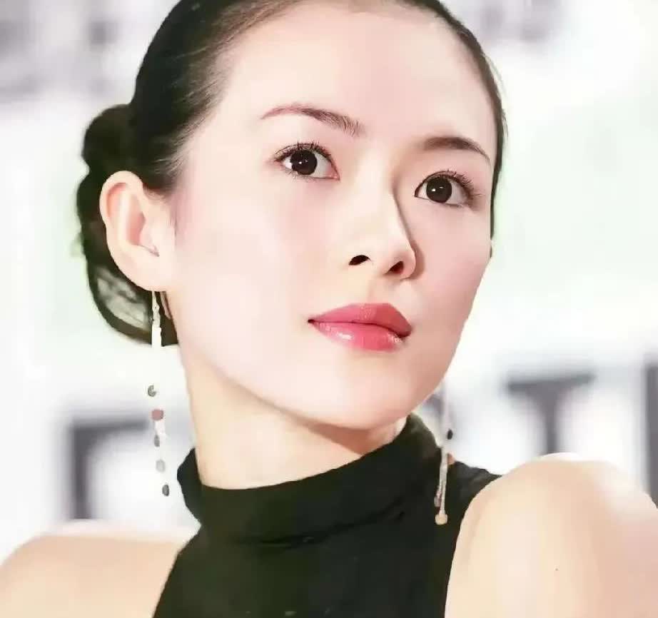 知情人爆料：汪锋和章子怡离婚的真正缘由并非外界传闻的好赌。

他们二人并非因