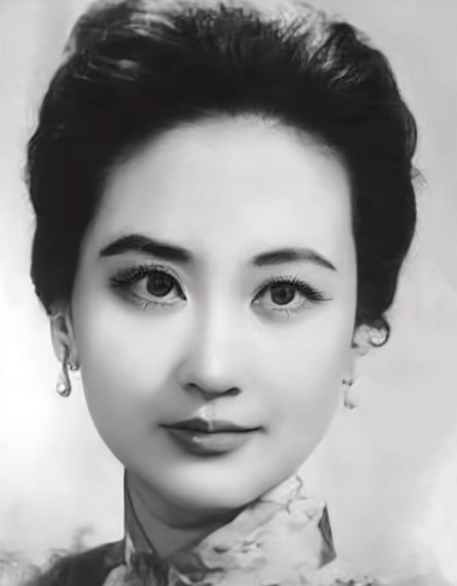 1950年，孙立人与美女秘书黄正郎有情妾有意，就差捅破最后一层窗户纸，孙立人便可