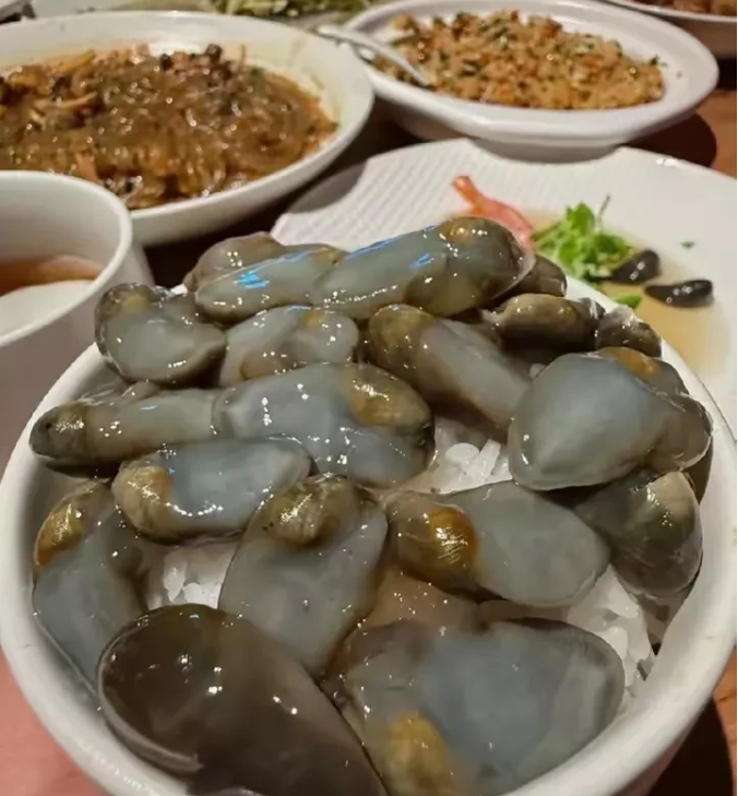 东北这个美食叫啥？好好吃啊，来个东北人解释一下！
欢迎到评论区讲讲呀！