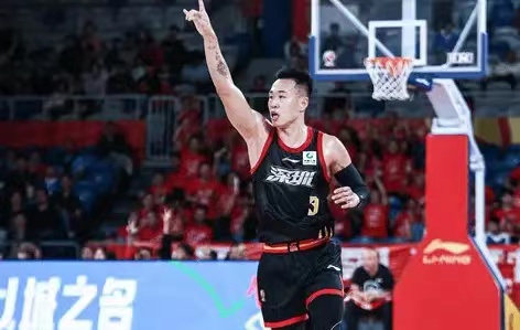 郭士强不考虑下深圳双子星？后卫线这么缺人，贺希宁状态实力正值巅峰