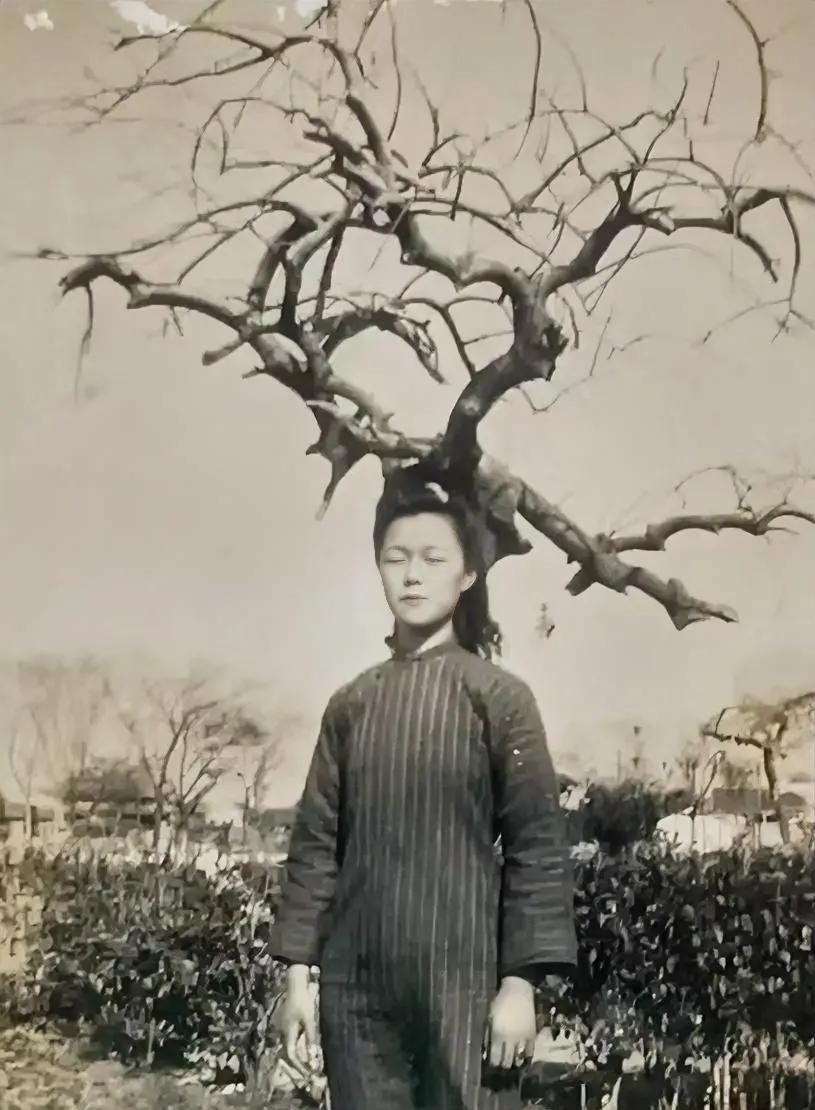 头上长角，这张老照片拍的？