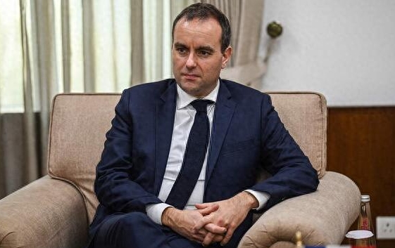 乌克兰剩余的50%的矿产也被人盯上了！
法国防长已经不装了，直接提出要求，法国也