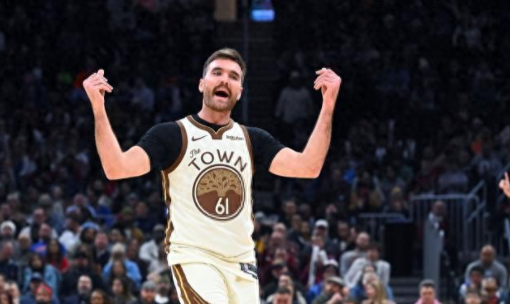 库里、吉米·巴特勒、德雷蒙德·格林和霍福德都缺席比赛，勇士竟然在客场以99比94