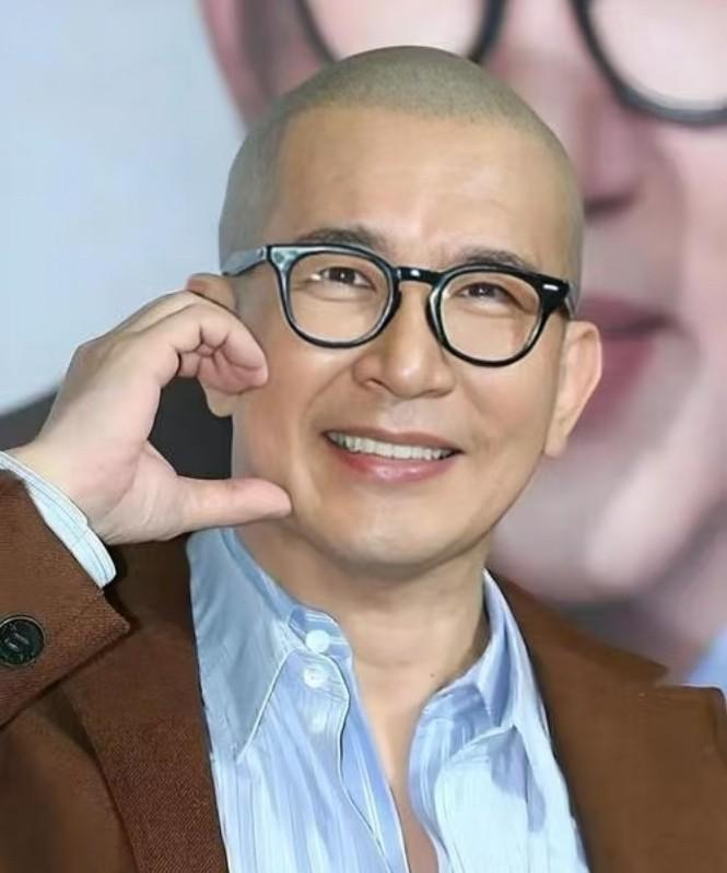 具俊晔还挺可怜的，
童年丧父，壮年丧友，中年丧妻。
他现在哪里都不想去，就只是一
