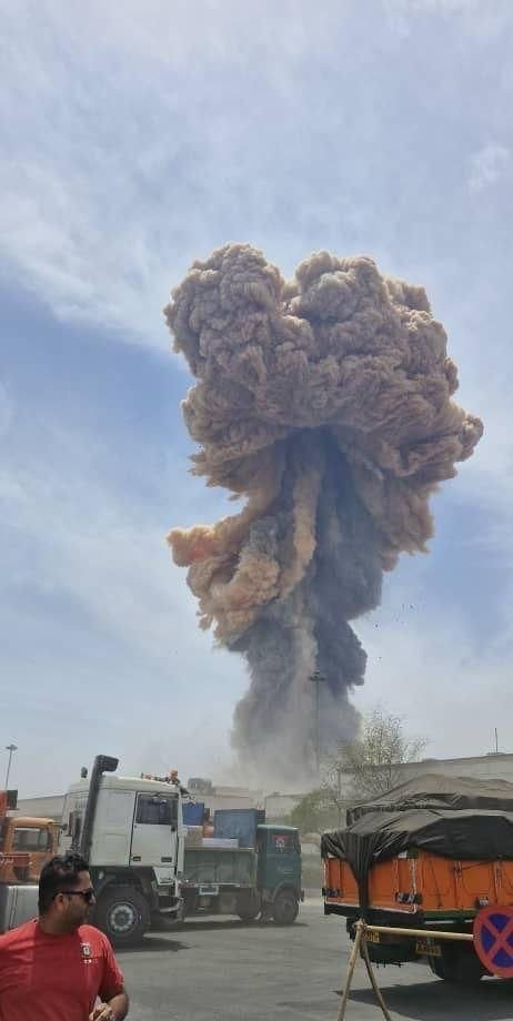 伊朗港口爆炸多人受伤











爆炸！伊朗阿巴斯港口出大事了！近50