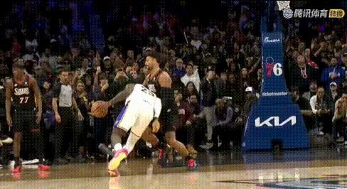 #创作训练营2期开营啦# 王冠4连戴——詹姆斯终于凭自己赢了一场球了！
包办湖人