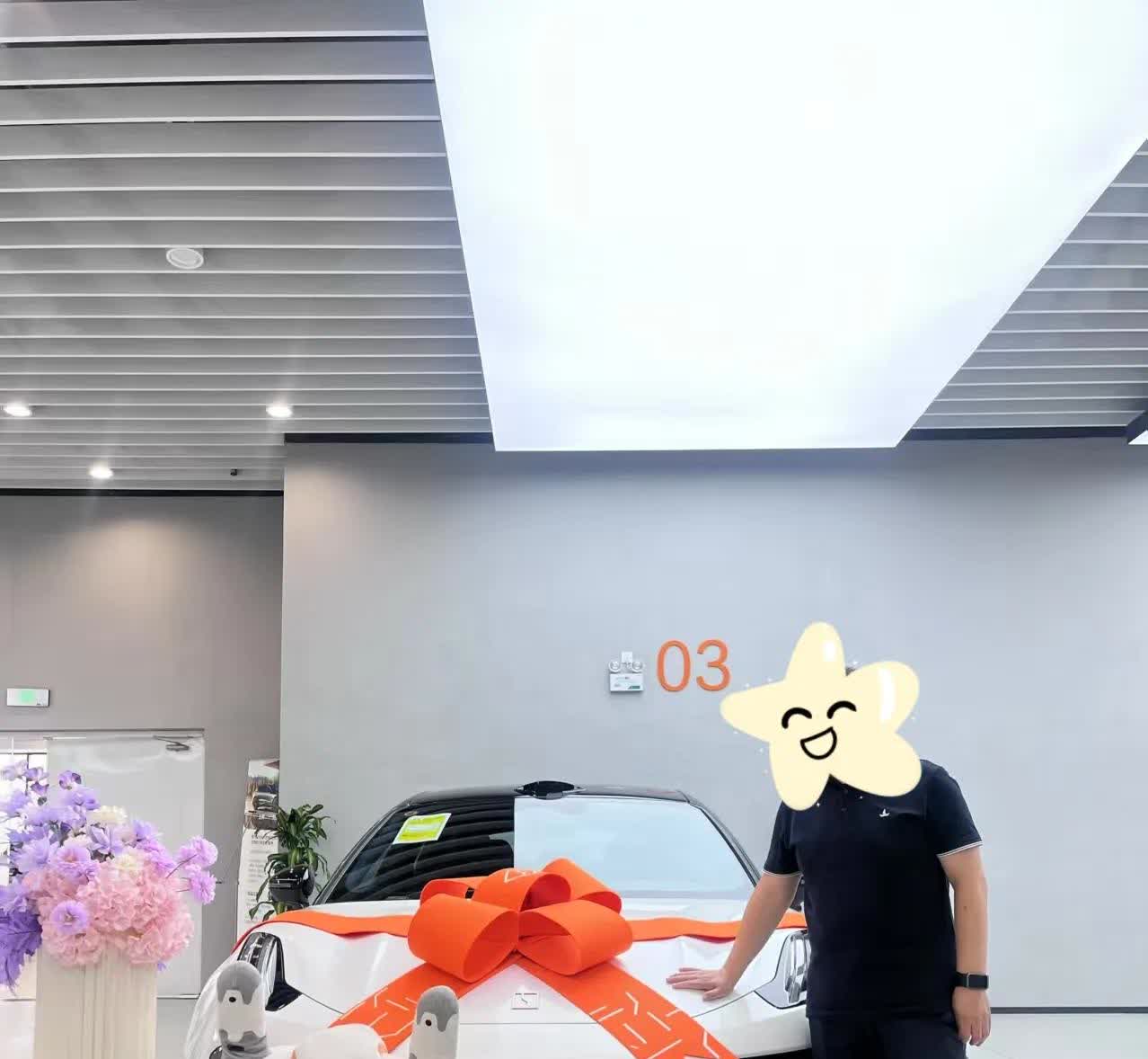 现在的70后父母活得通透，越来越不省心了，走00后路，让00无可奈何。 
  
