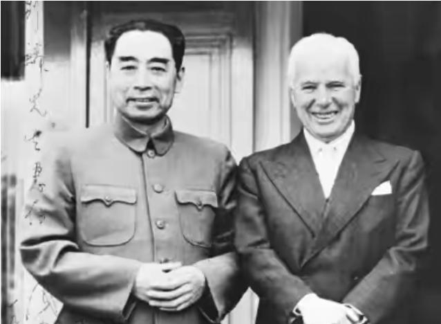 ·1954年，周总理请卓别林吃饭，饭桌上，卓别林指着一旁的茅台问道：“能送我一瓶