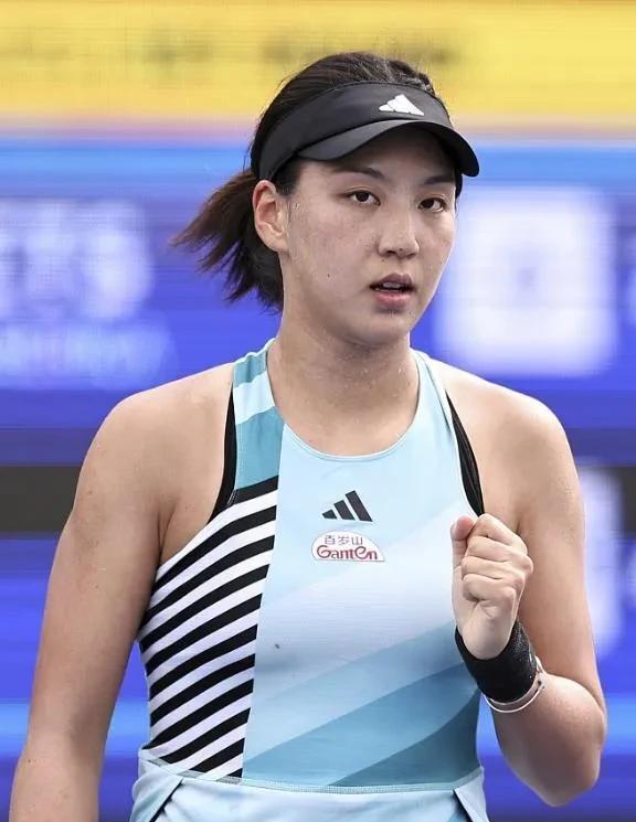 没想到印第安维尔斯网球大师赛才开赛就发生了意外！
原来在女单王欣瑜对阵谢里芙的比