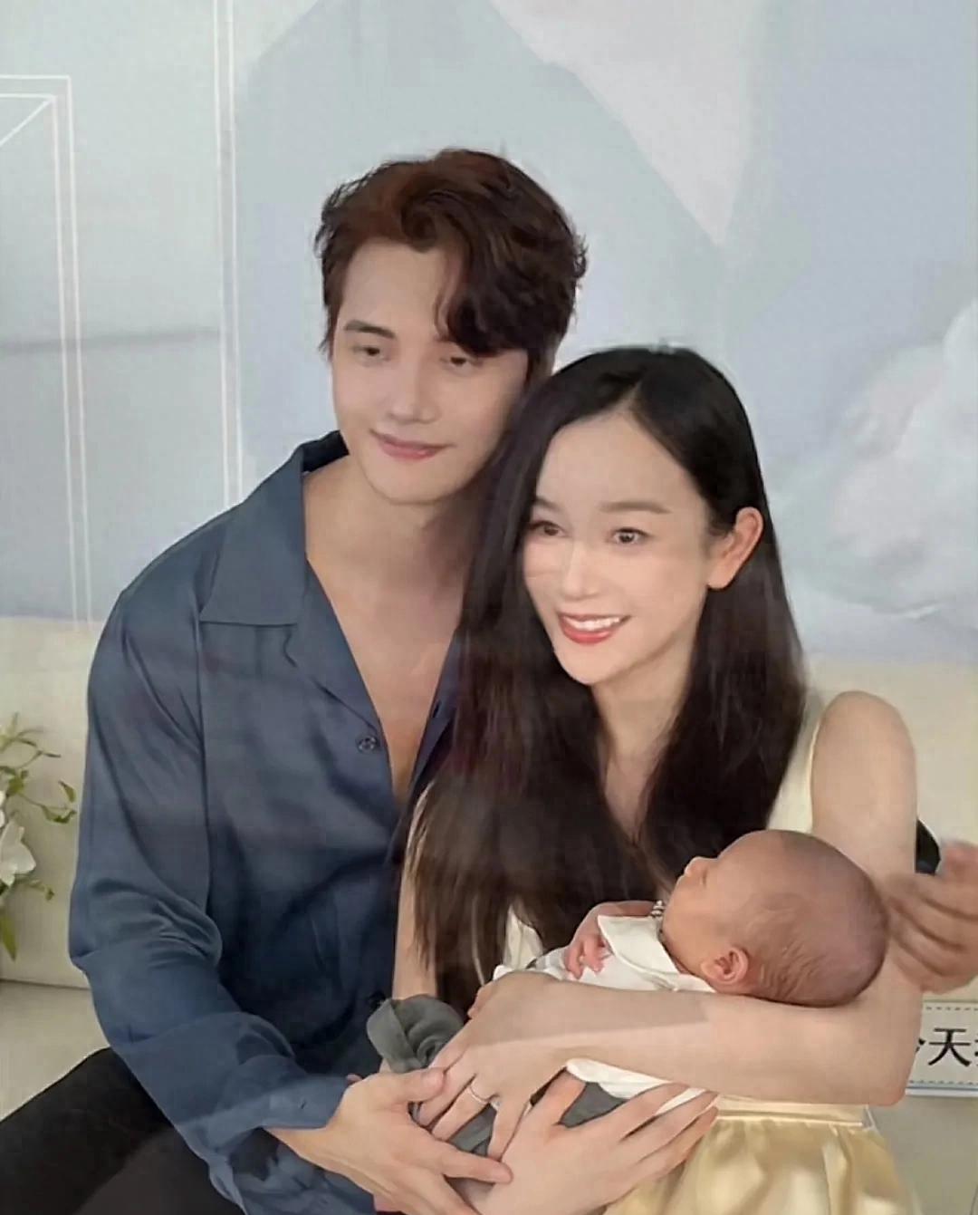 张檬儿子满月宴，温馨有爱，尽显宠溺
张檬和小五这对夫妻，求子之路长达两年，其间的