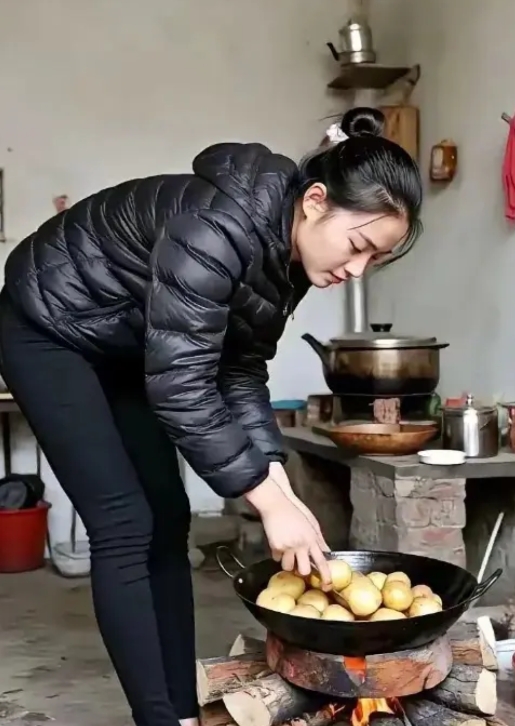 哪敢出门，隔壁老王垂涎已久；邻居老张虎视耽耽