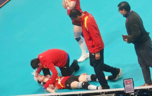 吴梦洁与北京女排的比赛，吴梦洁带病出战贡献26分，48扣20中7失误5被拦，2拦