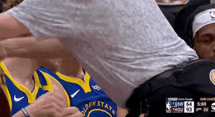 #nba# 勇士你有绝对实力嘛，库里被气晕了。
感觉今天勇士集体不在线啊，大多数