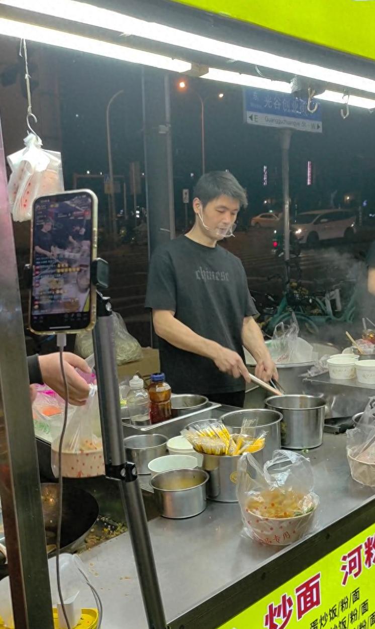 炒饭哥的崛起: 从40元到4000元, 4年打造自己的炒饭天地