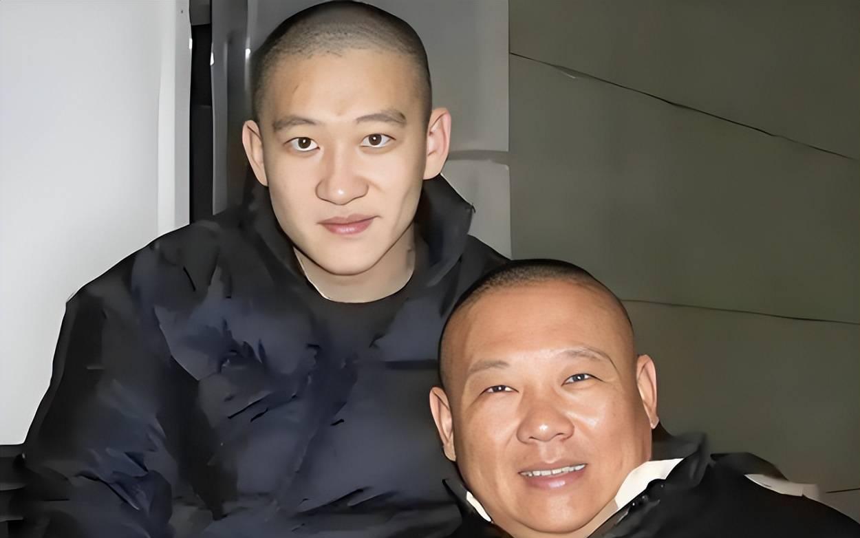 如果他俩能和解，必然相声圈的年度大事NO.1。
离开德云社后，曹云金时有谈到曾经