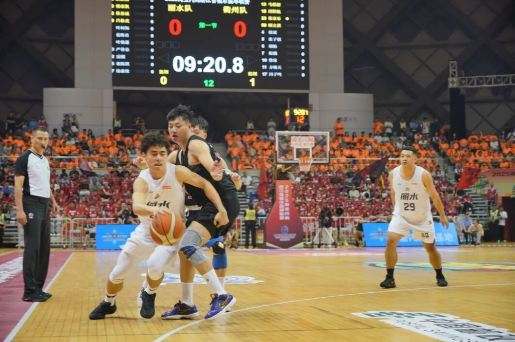 12月31日晚，2025-2026年浙江卫视跨年晚会在衢州市体育中心开启，这次的