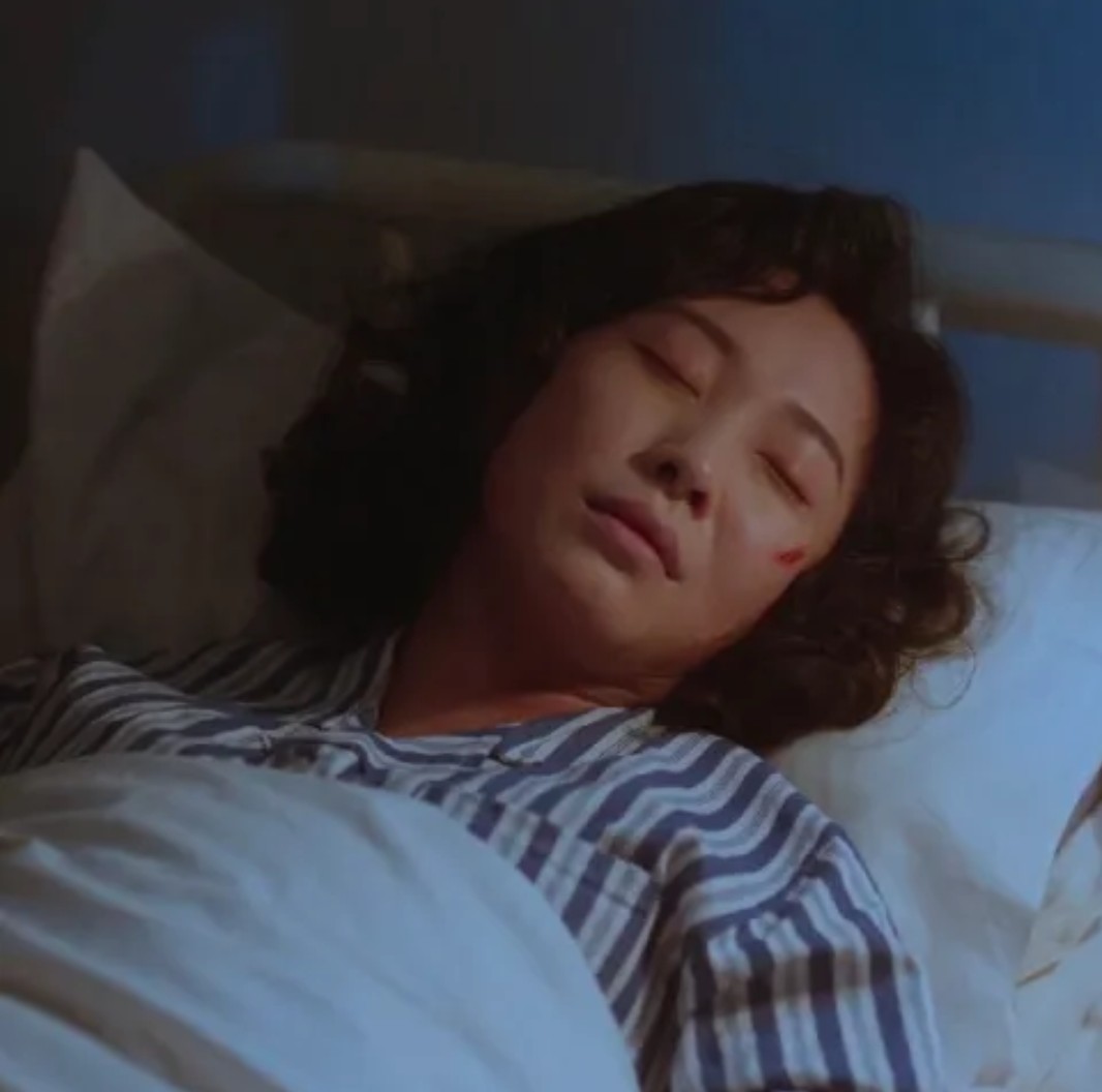 《老舅》收视火爆却遭观众弃剧，舅妈李小珍的意外离世成为压垮观众的最后一根稻草。王