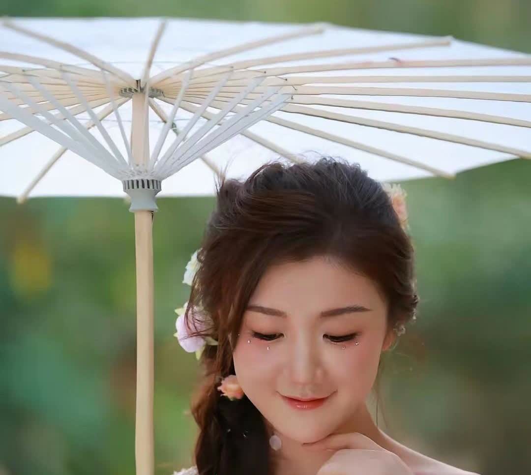 我发现了，
陈梦最牛的不是球技，是脑子！

你们看，她在体育圈的成绩已经够