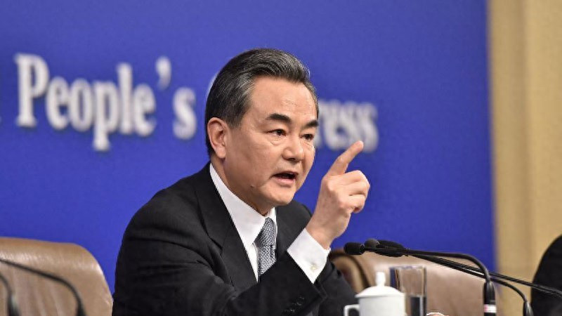 王毅连发五问震寰宇，谁在玩火自焚？结局或将超乎想象！