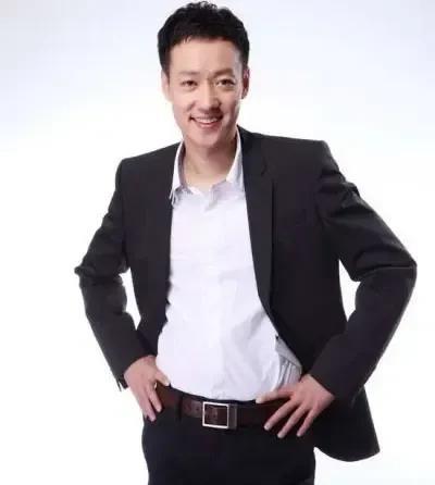 最近因为爱人朱媛媛去世而上热搜的辛柏青，让我突然想到了朱亚文。
曾经我是傻傻分不