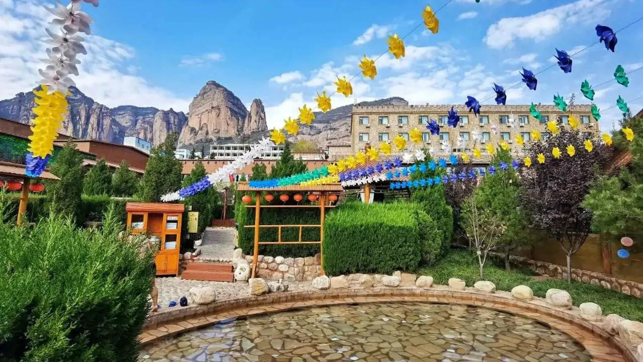 山西长治壶山温泉：太行山麓的“天然疗愈秘境” 一池暖汤唤醒身心
