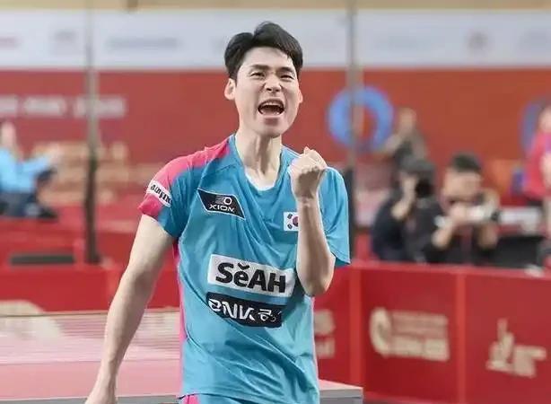 法国蒙彼利埃冠军赛男单八强已产生3个席位
张禹珍3-2林昀儒
西蒙·高茨3-2菲