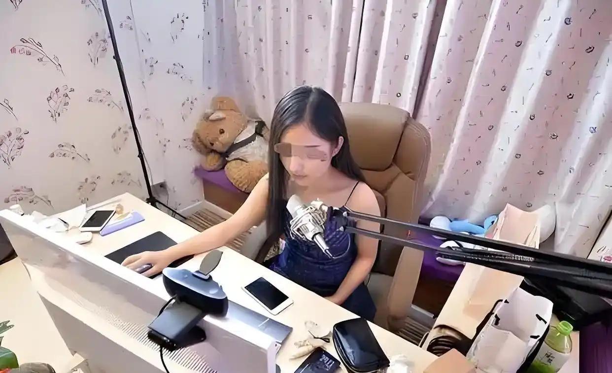 上海，一男子自称成功企业家，约女主播线下见面，并当场转账100万，女主播以为钓到