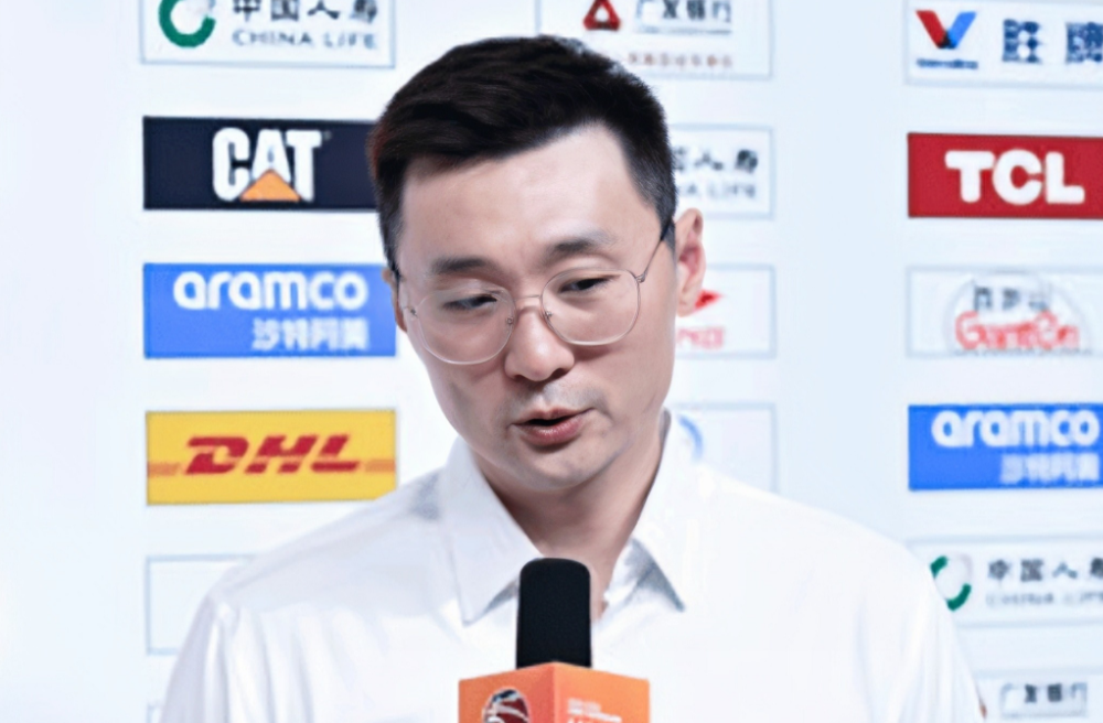 新疆男篮主教练刘炜谈球队惨败浙江，他表示：“我赛前跟球员沟通比较明确，但是这场从