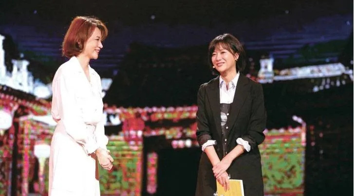 徐静蕾为啥不结婚











徐静蕾，一个谜一样的女人！她写字好看，演