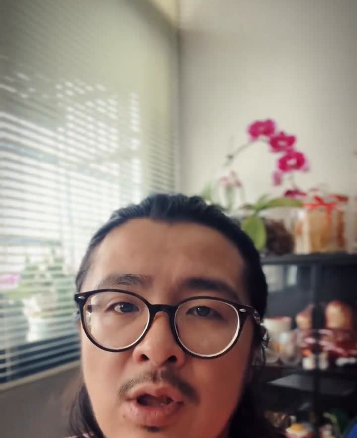 香港有钱佬换晒哩台车。
以前香港卖得最多车就是L佛，但是现在就不同了，宝座就被