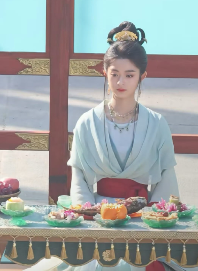 楚乔传2女主路透，这张居然神似赵丽颖，那眉眼绝了 ​​​