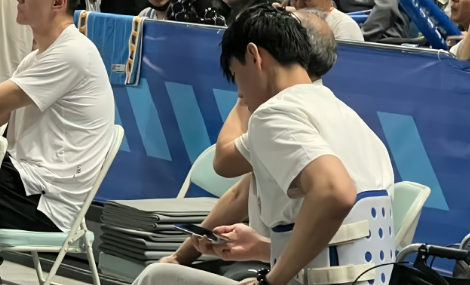 正式官宣了，曾凡博因伤缺席男篮亚洲杯的比赛！

中国男篮又伤一个锋线球员，如今内