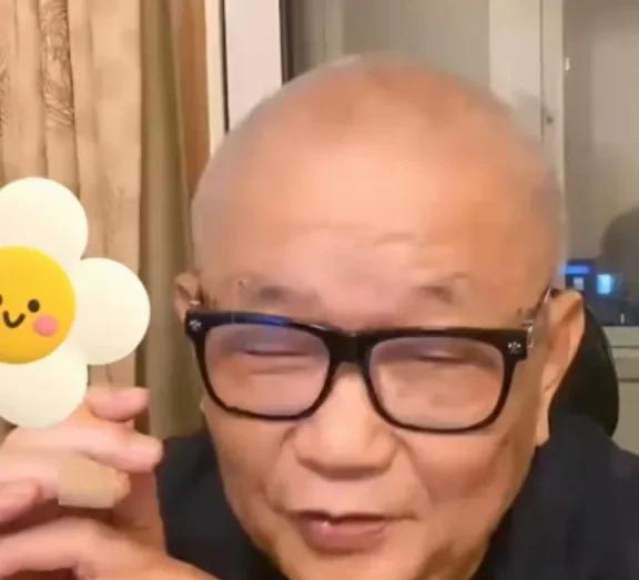 “老同志”笑过不惬意
秦天今晚“笑不动”，申花客场对阵青岛海牛的裁判是宣过誓的李