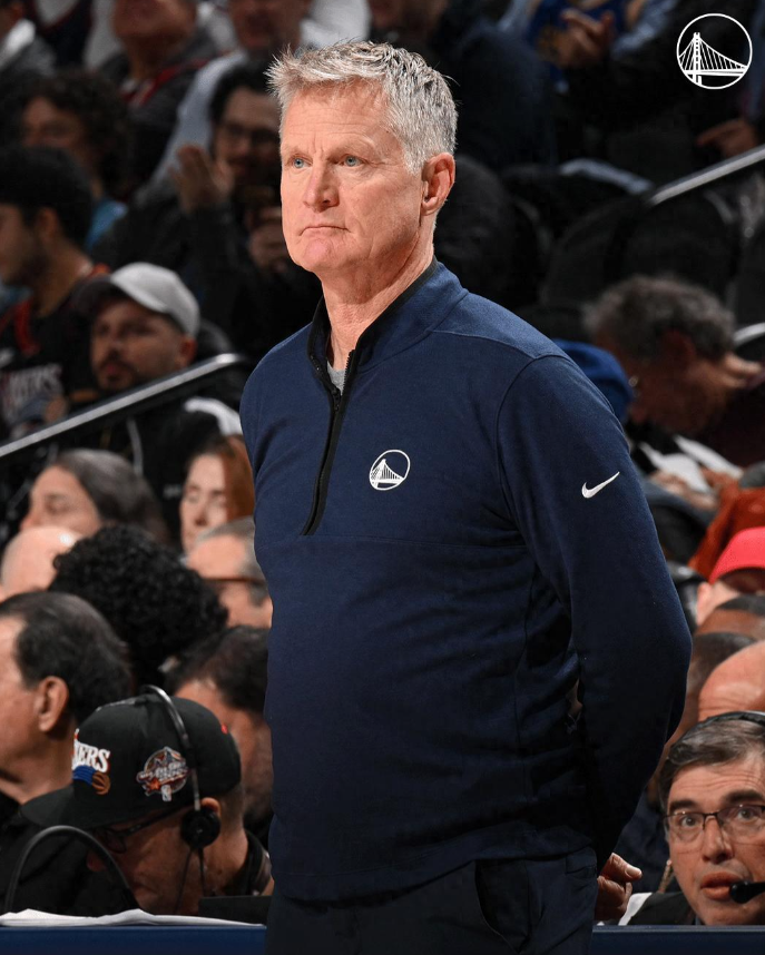 NBA常规赛再战一场，勇士客场99-94力克骑士结束两连败。
据统计，本场比赛是