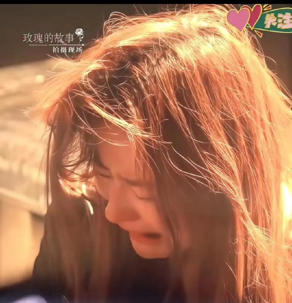 刘亦菲这演技啊，真是越来越棒啦！就拿《玫瑰的故事》来说吧，明眼人一看就能瞅见她的