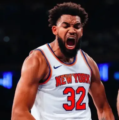 NBA杯，尼克斯118-109击败雄鹿。
赛后尼克斯主帅迈克-布朗在接受记者采访