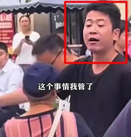 #外卖小哥没撞娃家长讹人被抓现行#
 
孩子自己摔了，家长竟狮子大开口讹500块