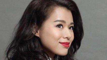 三子母亲胡杏儿的清醒人生，夜店风波撕不破的铠甲