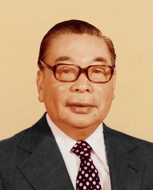 蒋经国1988年去世前，以他的实力和威望，完全可以将台湾省交到他的儿子手中，当时
