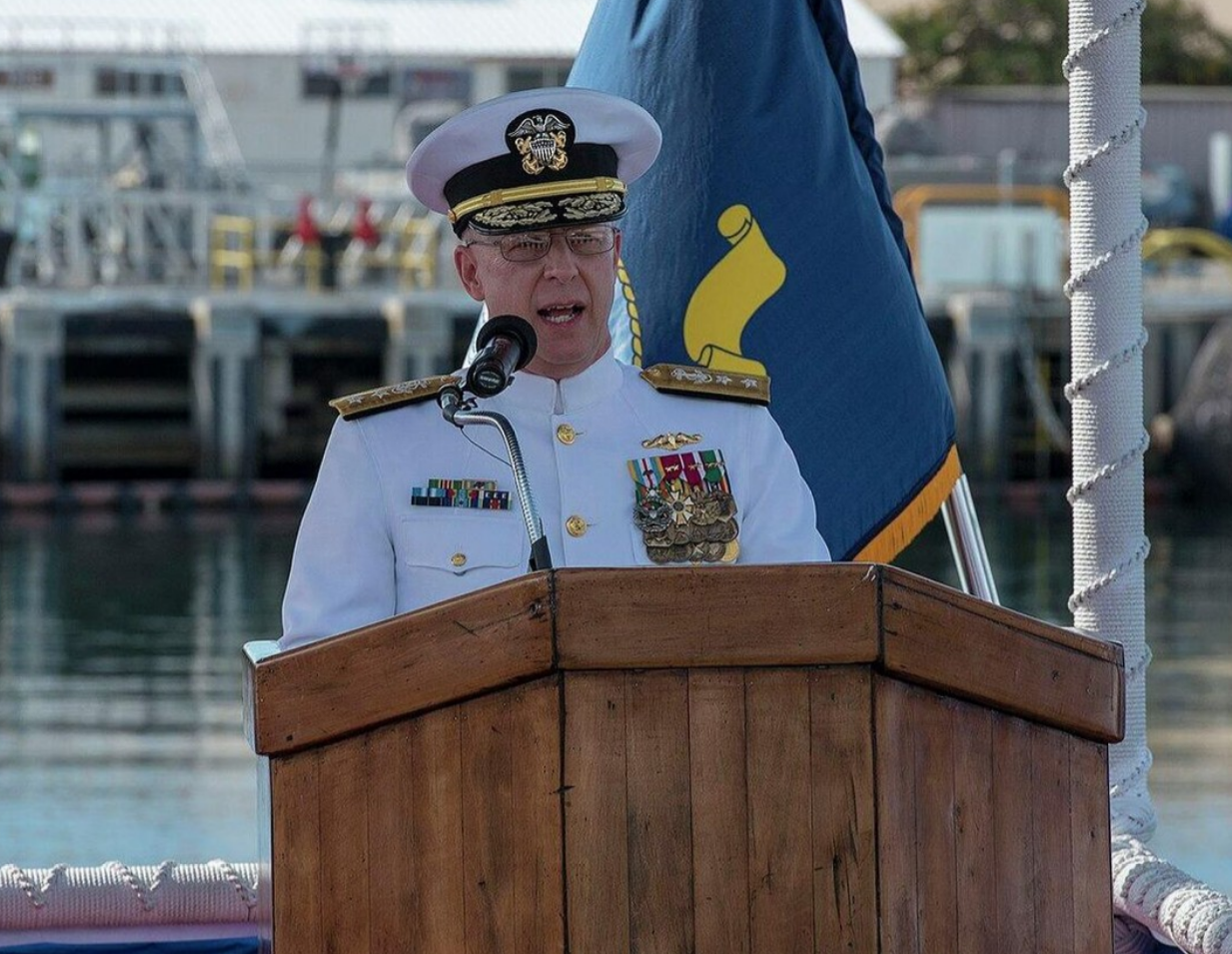 当着全世界的面，这位美国海军上将向中方喊出一句话，让现场的国会要员们一时目瞪口呆