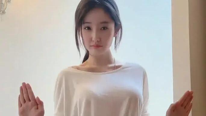 07年的女大学生，喜欢大叔正常吗?