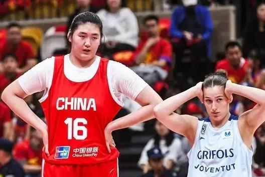女篮90：81尤文图斯，别再骂张子宇了！给她找个“女版刘炜”才是当务之急
热议张